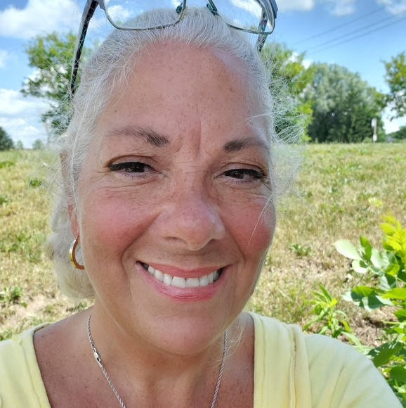 Meet your Posher, Jodi - Picture 3 of 3